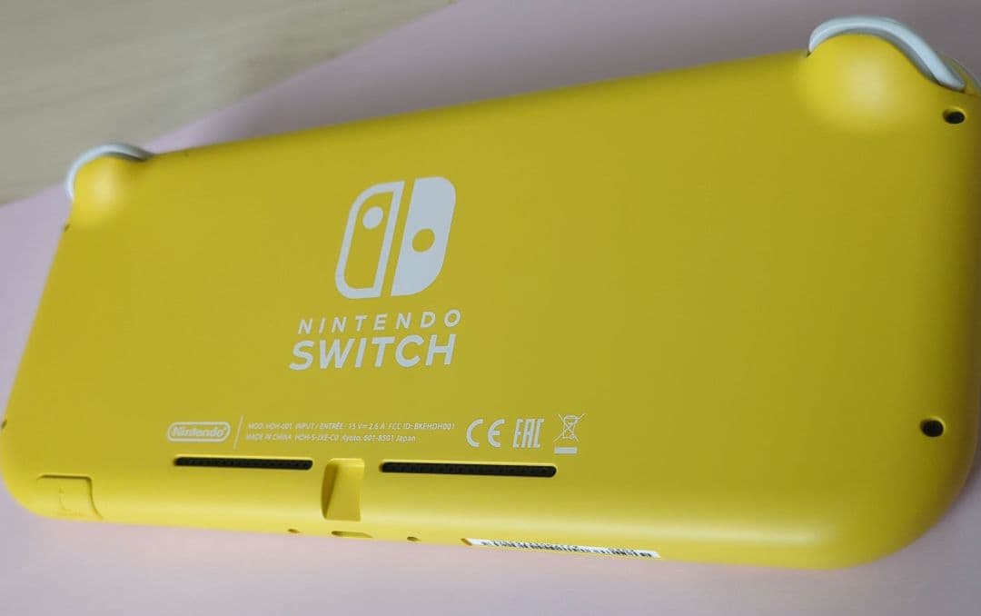 Nintendo Switch Lite イエロー +ソフト4　※値下げしました