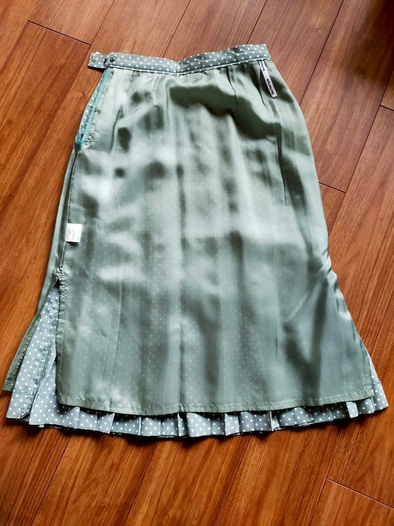 美品【Burberrys】プリーツスカート グリーン 9号 ミモレ丈