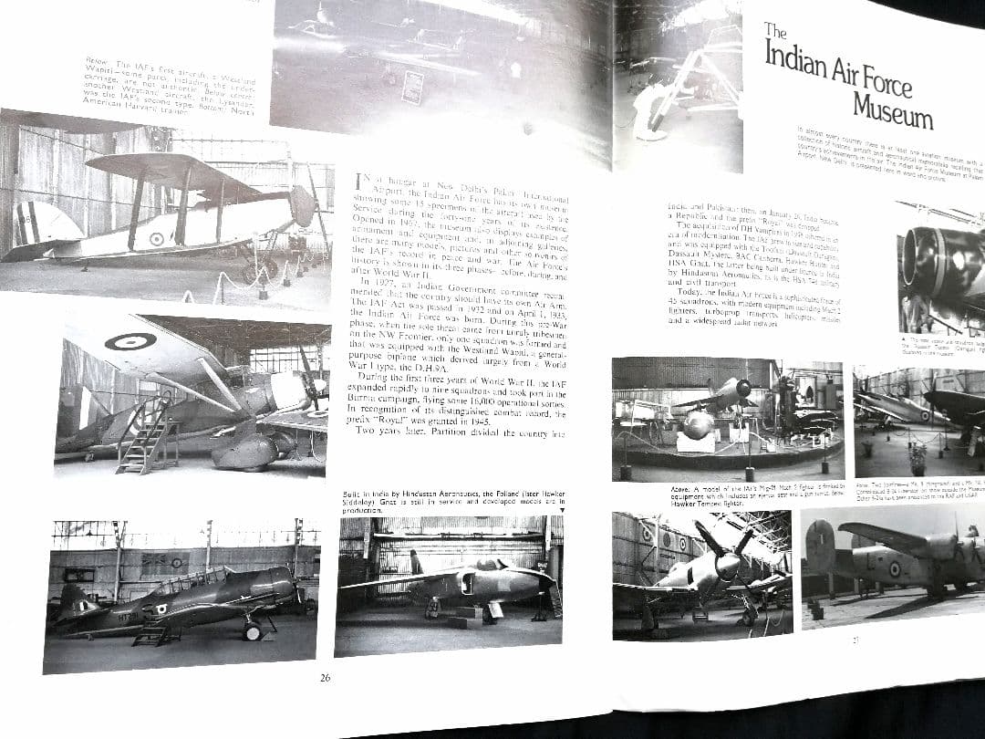 【古本】 Esso AIR WORLD 希少 1974年度版 飛行機の本