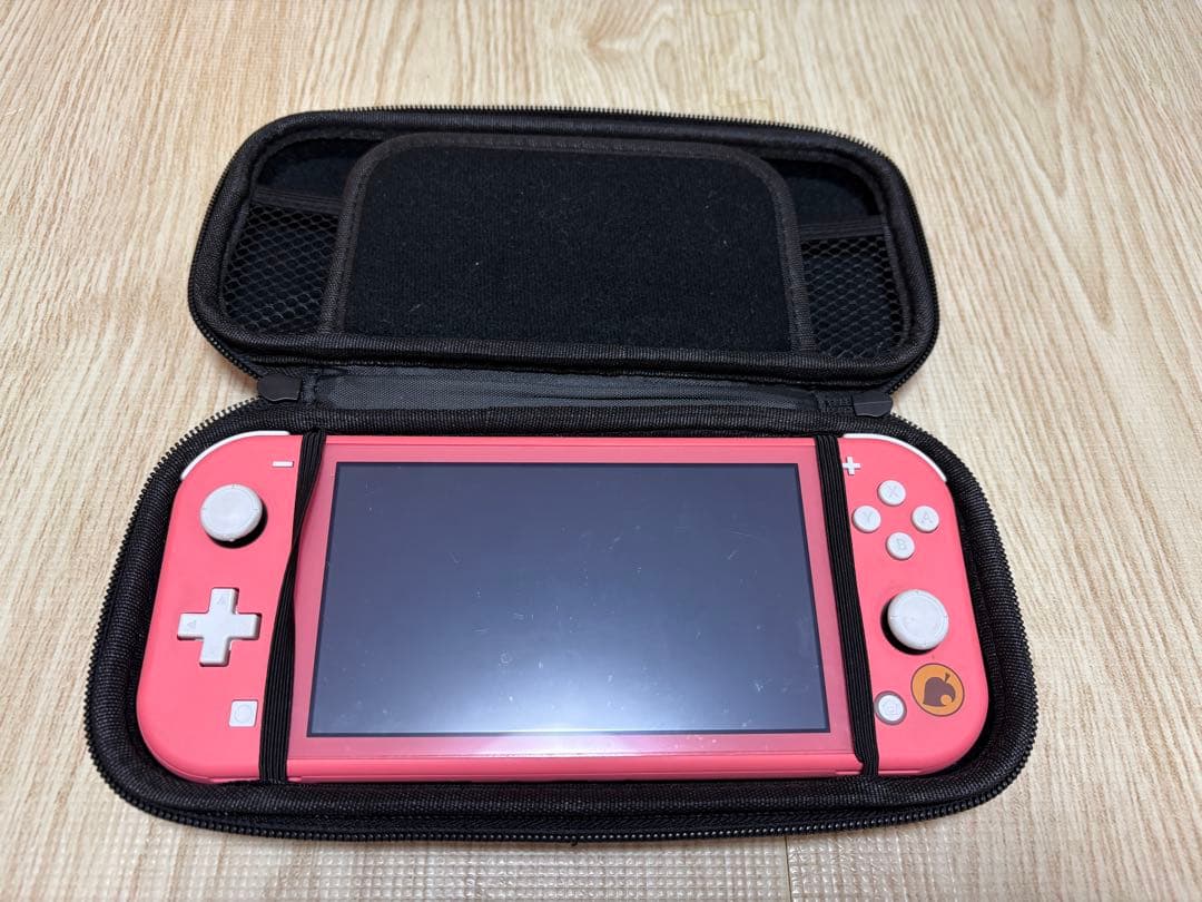 Switchライト　コーラル