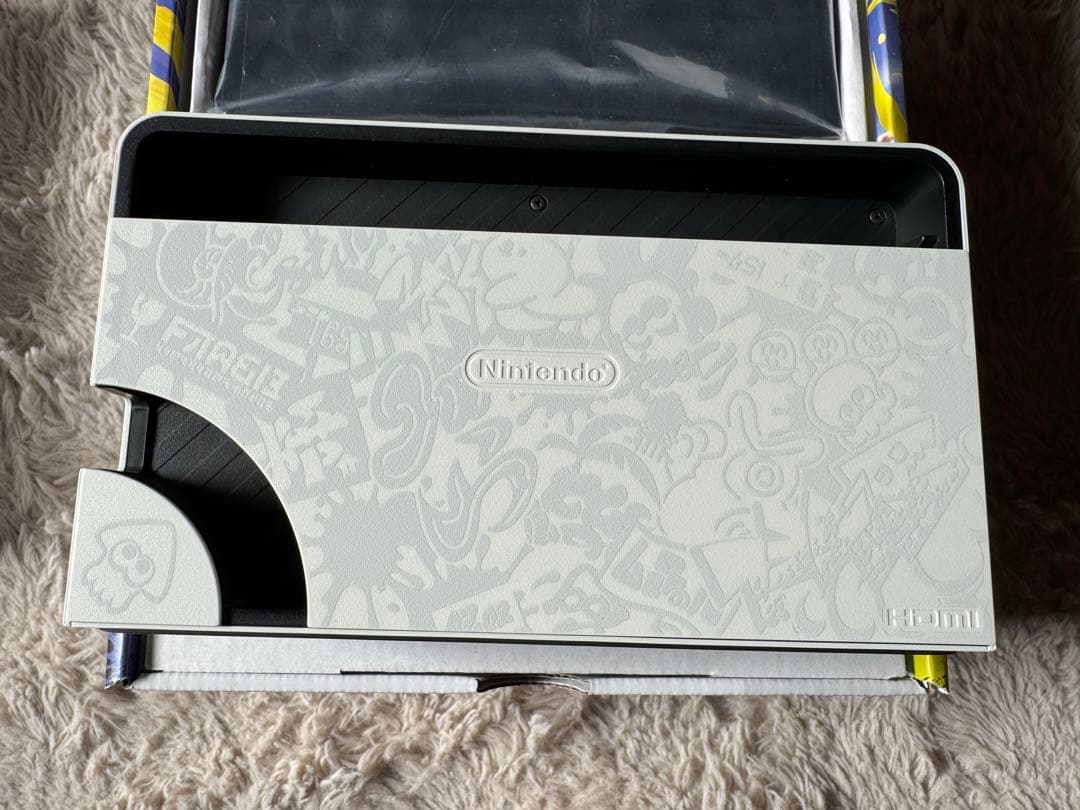 【美品】Switch（有機ELモデル）スプラトゥーン3 エディション　ケース付き