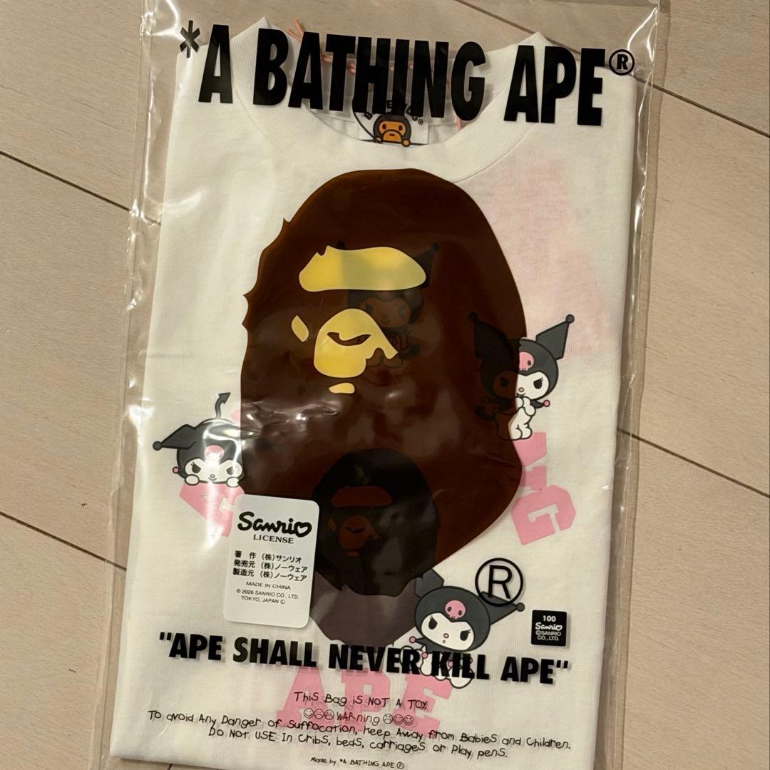 トップス A BATHING APE KUROMI Kids CollegeMiniTee