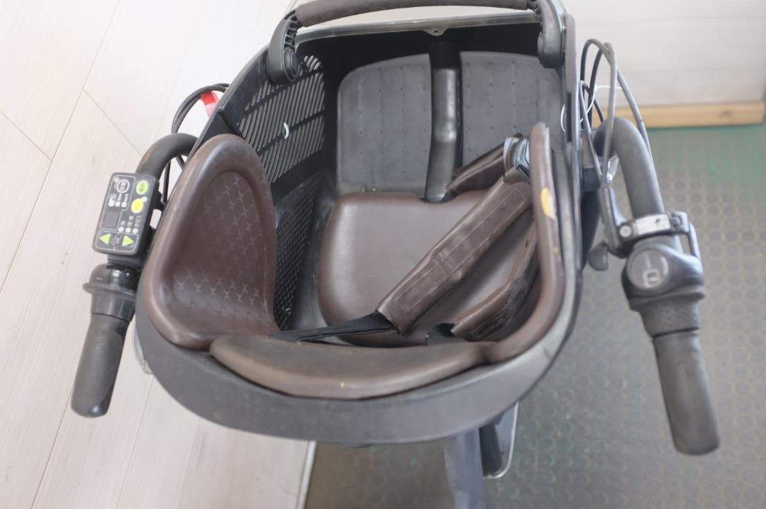 a*k様 BS アンジェリーノ　20インチ　3段　8.7Ah(4点灯）充電器あり