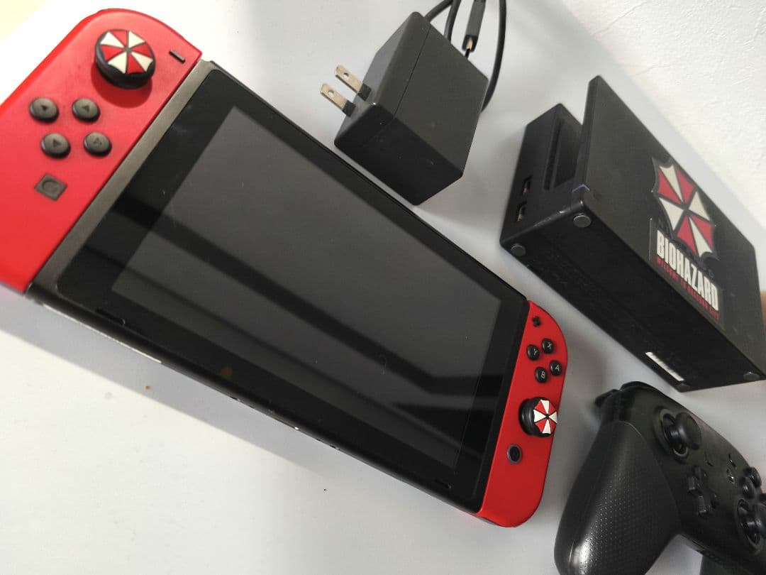 バイオハザードデザイン Nintendo Switch 本体　レッド　プロコン付