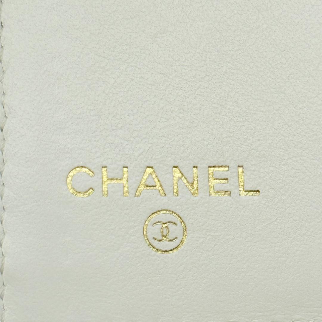 美品 CHANEL シャネル マトラッセ 三つ折り財布 キャビアスキン