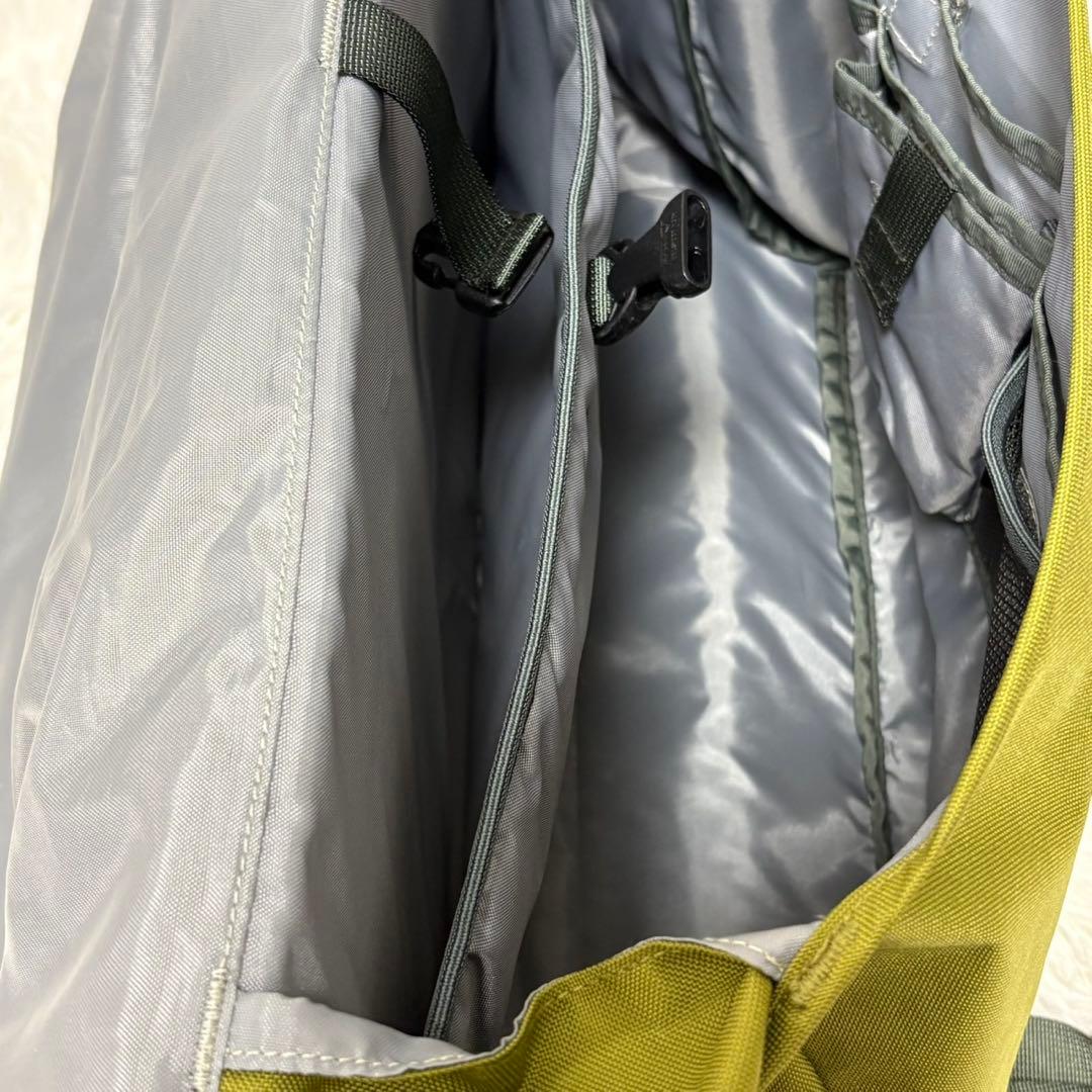 Patagonia メッセンジャーバッグ A4可 大容量 オリーブ