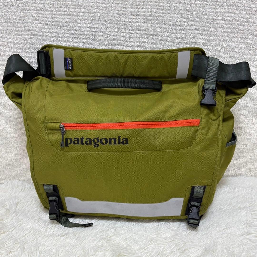 Patagonia メッセンジャーバッグ A4可 大容量 オリーブ