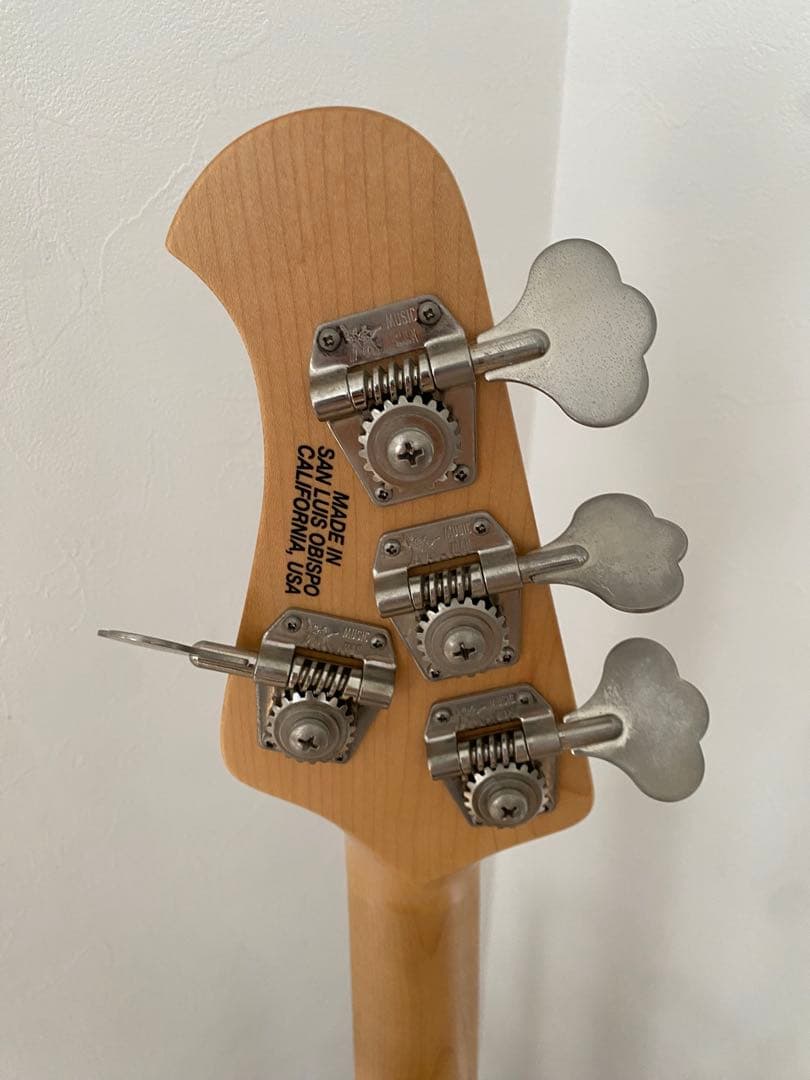 Music Man ミュージックマン　スティングレイ　ベース