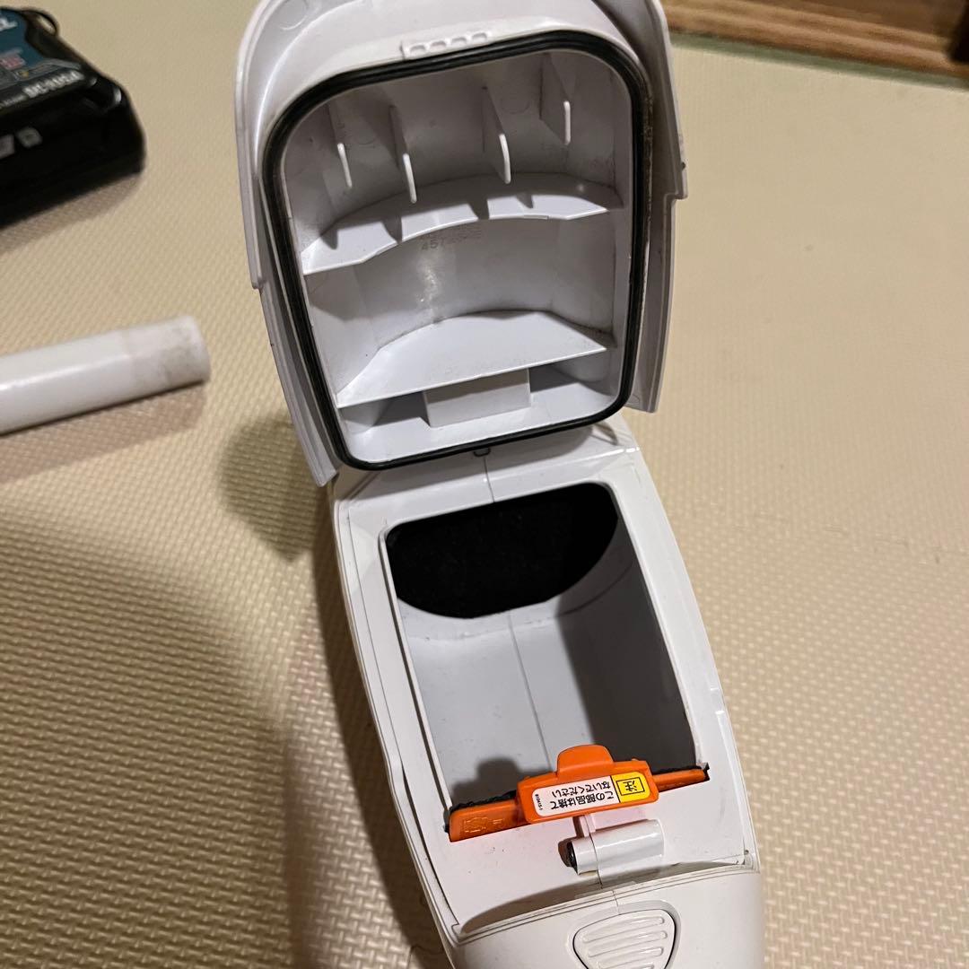 マキタ 充電式クリーナー CL107FD おまけつき