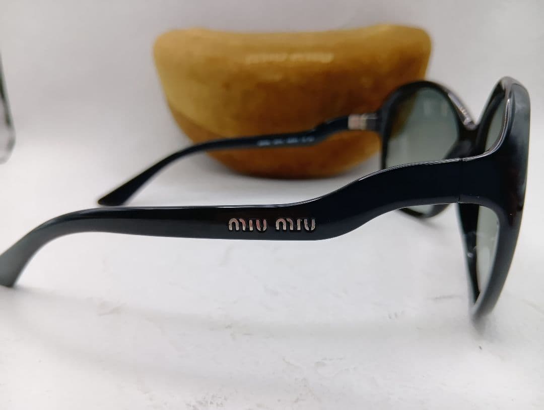 miu miu ラウンド型 サングラス ケース付き