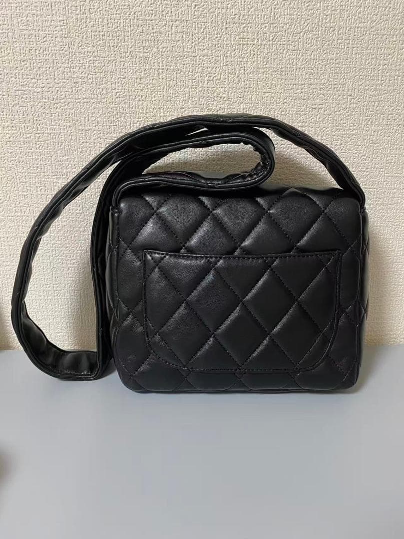 CHANEL ブラック ショルダーバッグ