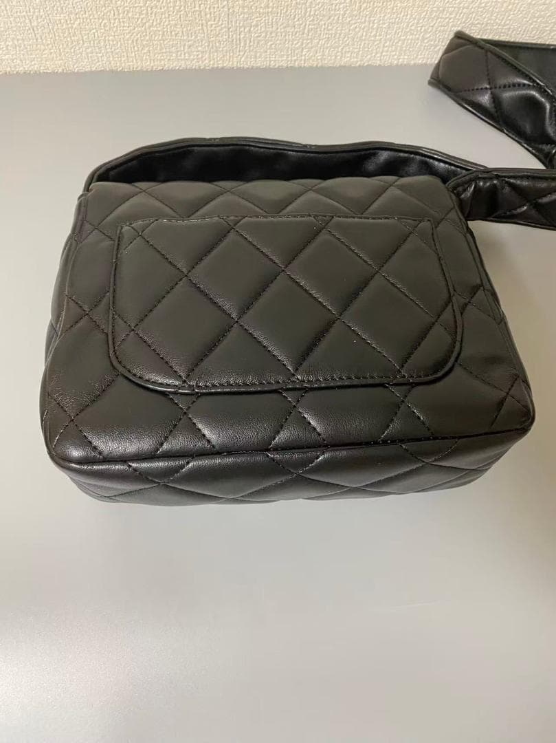 CHANEL ブラック ショルダーバッグ