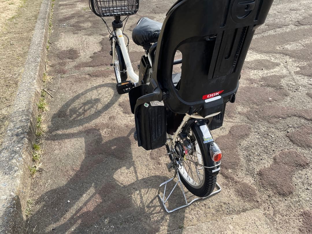 電動アシスト自転車 チャイルドシート付き ホワイト　ギュットMINI DX