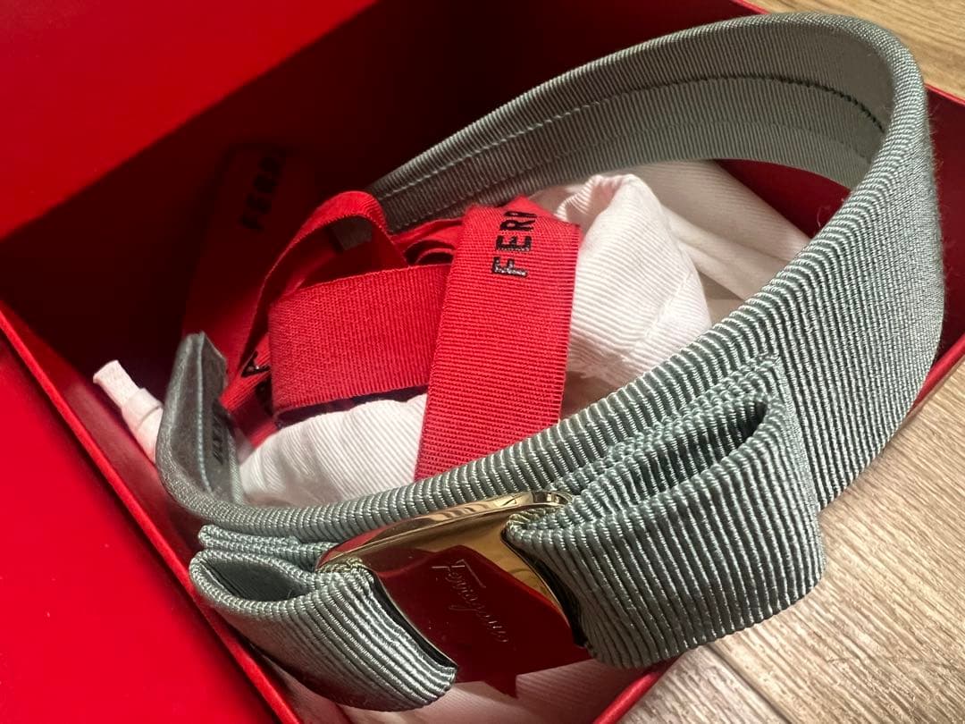 Ferragamo フェラガモ ライトグリーン カチューシャ 新品未使用