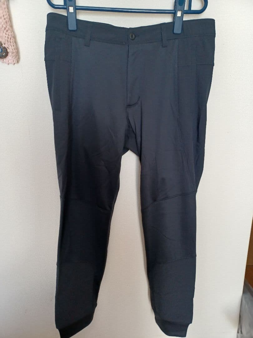 新品✰アンダーアーマー　黒 ゴルフパンツ 2XL ★裏側アーマーフリース