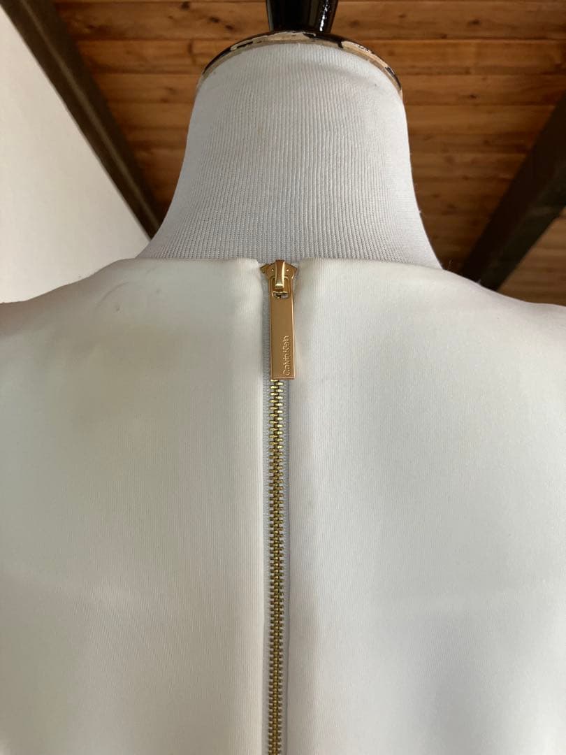新品   ホワイト ひざ丈ワンピース 半袖 M サイズ6