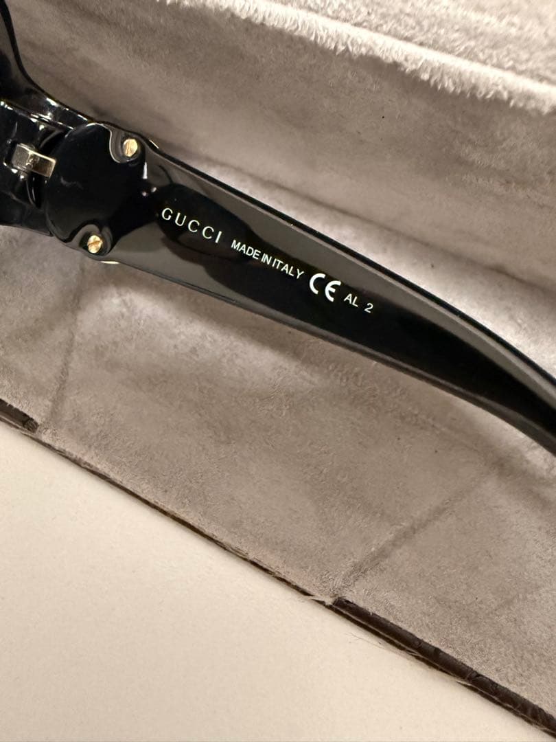 GUCCI グッチ　ブラック サングラス グラデーション GG3173