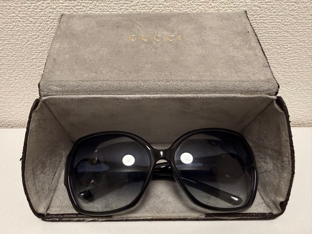 GUCCI グッチ　ブラック サングラス グラデーション GG3173