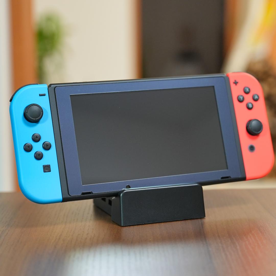 Nintendo Switch 本体 JOY-CON ネオンブルー/ネオンレッド