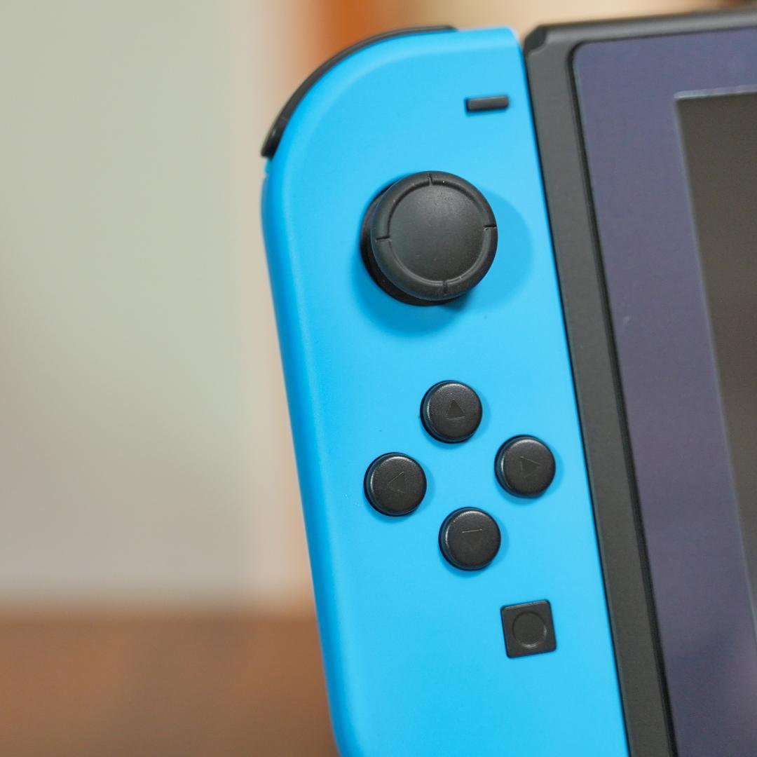 Nintendo Switch 本体 JOY-CON ネオンブルー/ネオンレッド
