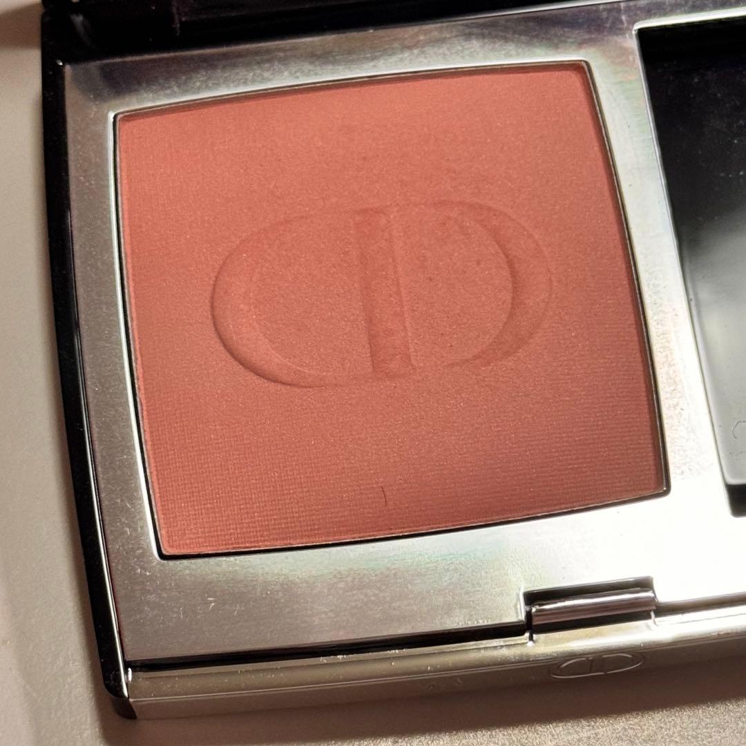 Dior 限定 スキンルージュブラッシュ 732 ピーチコロールサテン