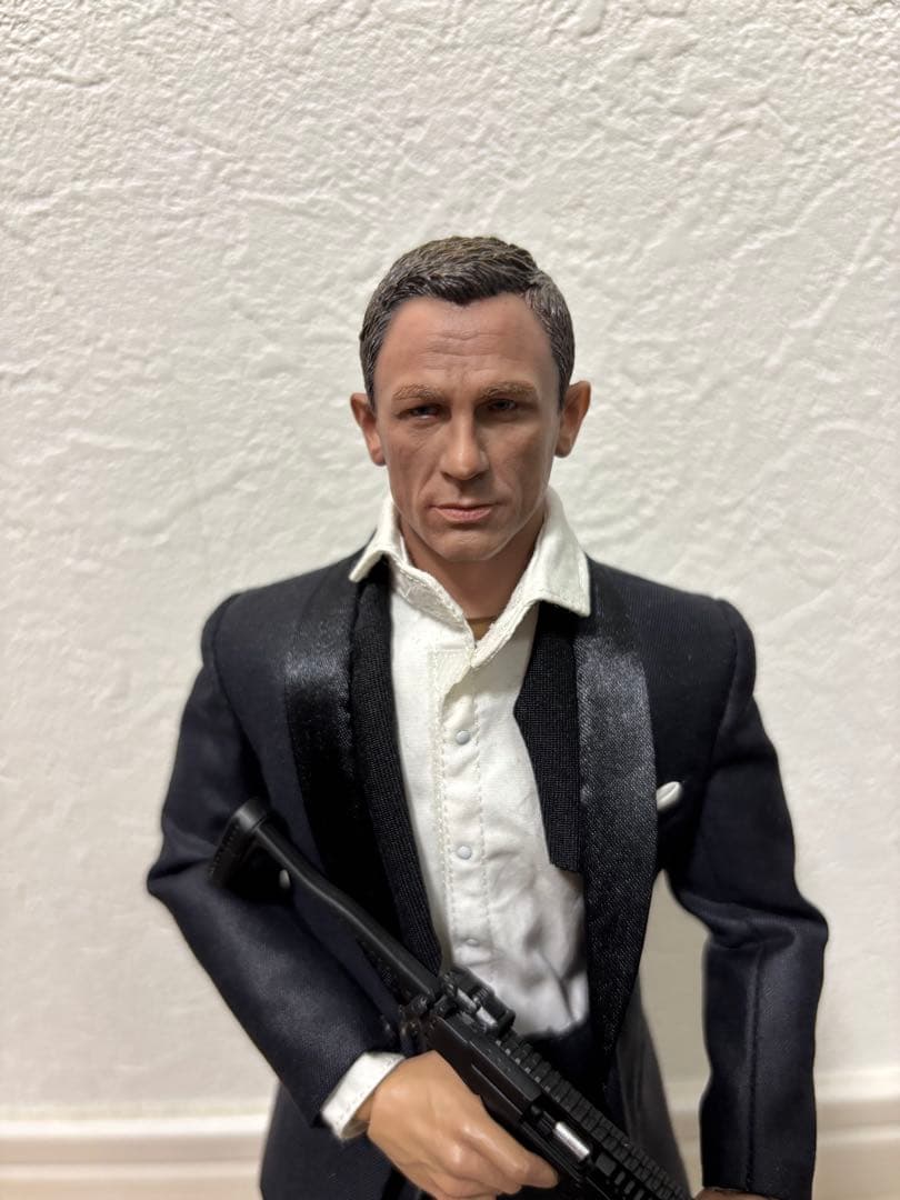 ハ*ド様 ブラックボックストイズ ジェームズボンド フィギュア 1/6 ホットト