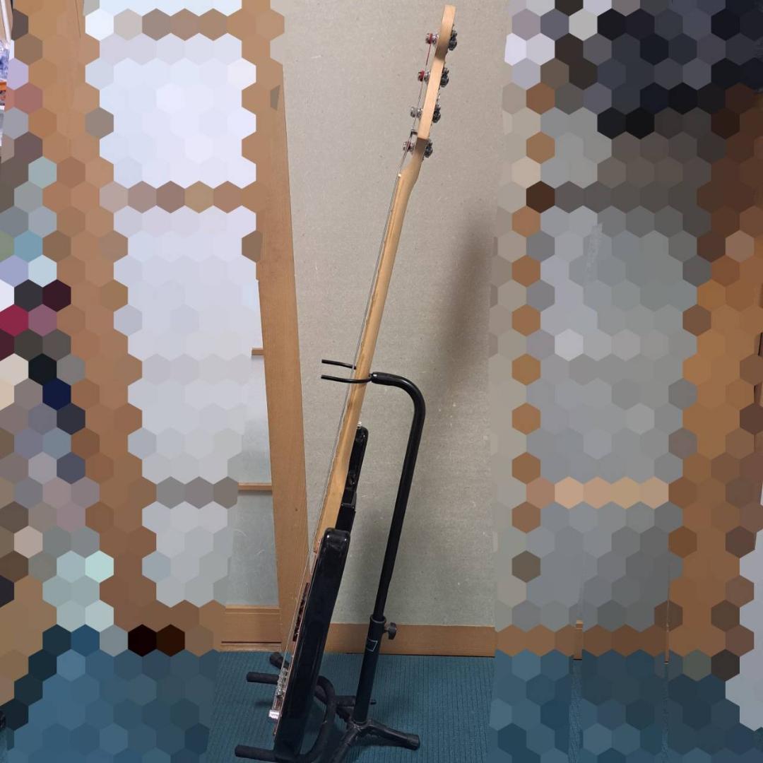 Squier Pete Wentz Precision Bass　スクワイヤー
