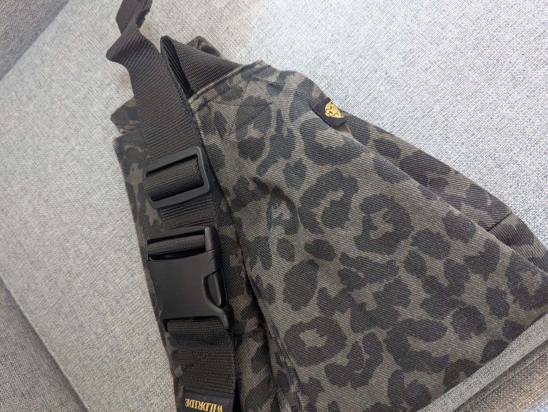 ほぼ新品　ワイルドライド　グレーレオパード　抱っこ紐