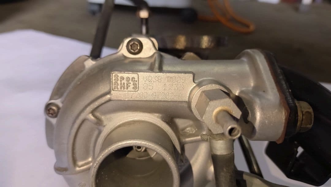 ダイハツ リビルト ターボ RHF3 VQ38 17200-97202 未使用