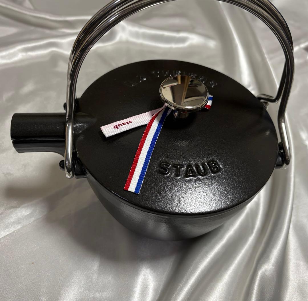 Staub ラウンド ティーポット ブラック