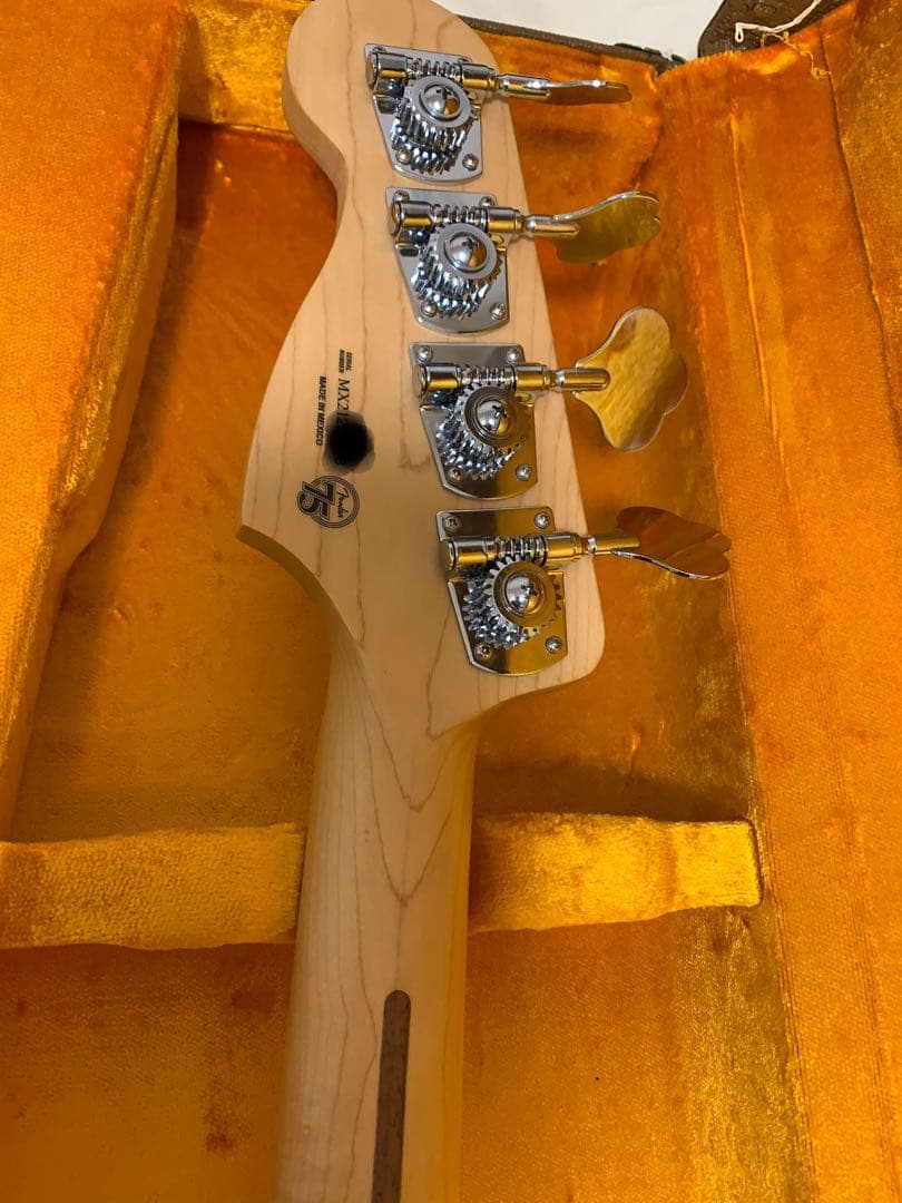 ベース Fender precision bass polar white