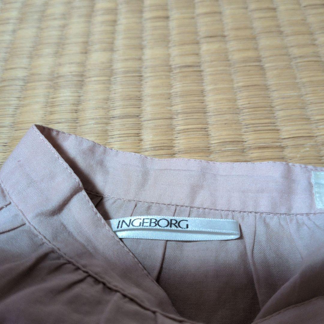 インゲボルグ　うすピンクのスカート