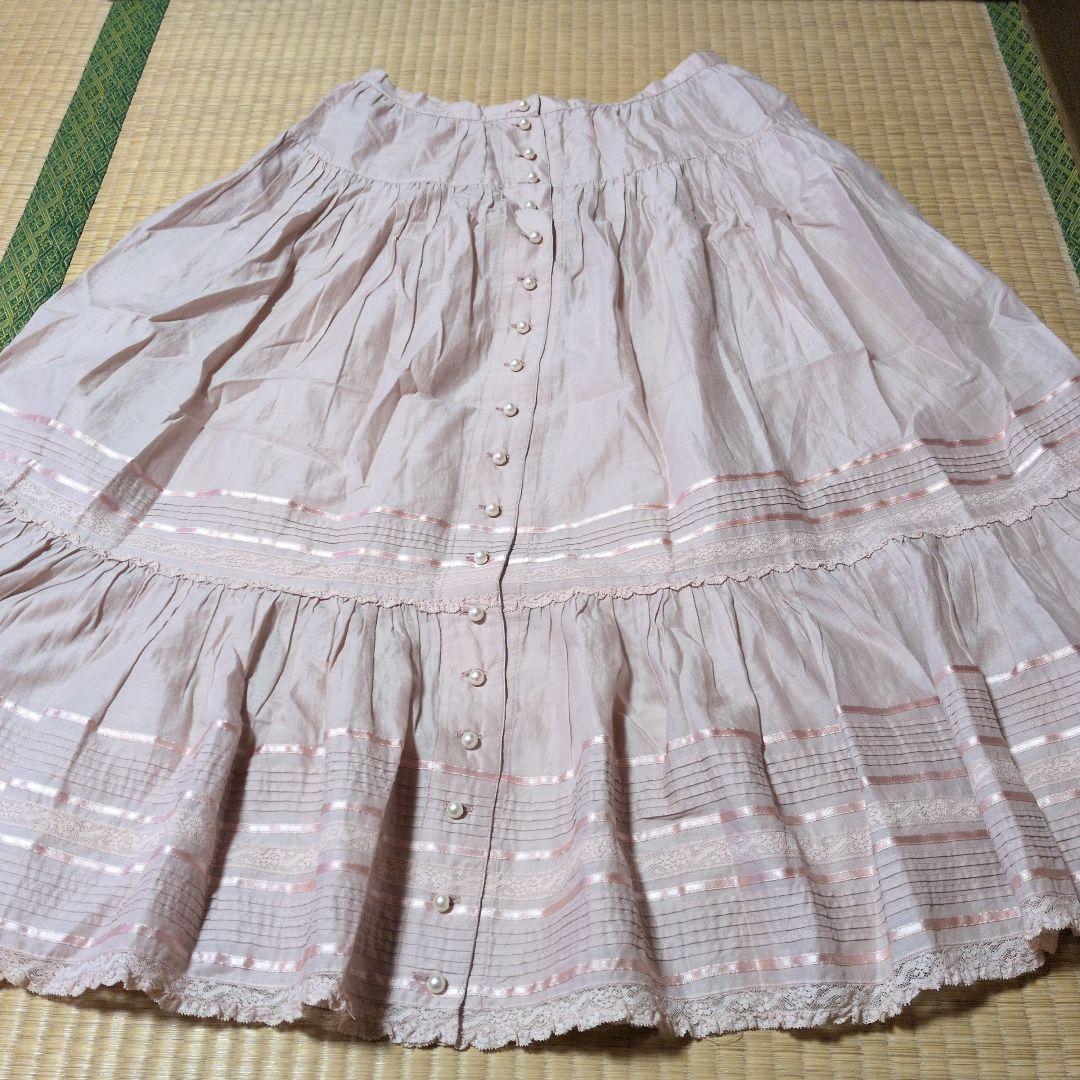 インゲボルグ　うすピンクのスカート