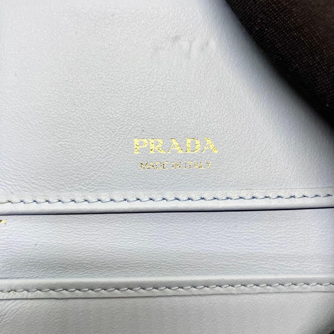 現行美品✨ PRADA RFID内蔵 二つ折り財布 サフィアーノ 三角ロゴ