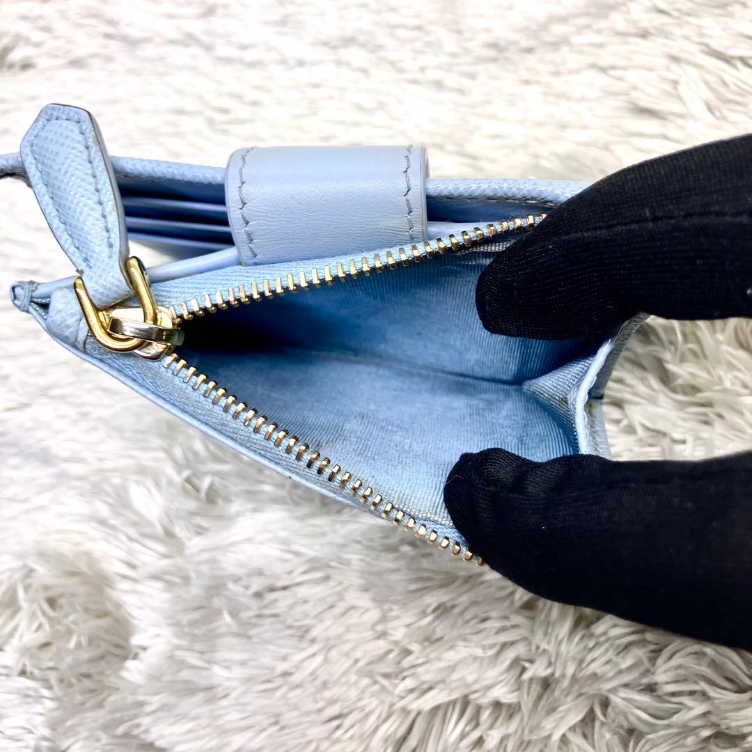 現行美品✨ PRADA RFID内蔵 二つ折り財布 サフィアーノ 三角ロゴ