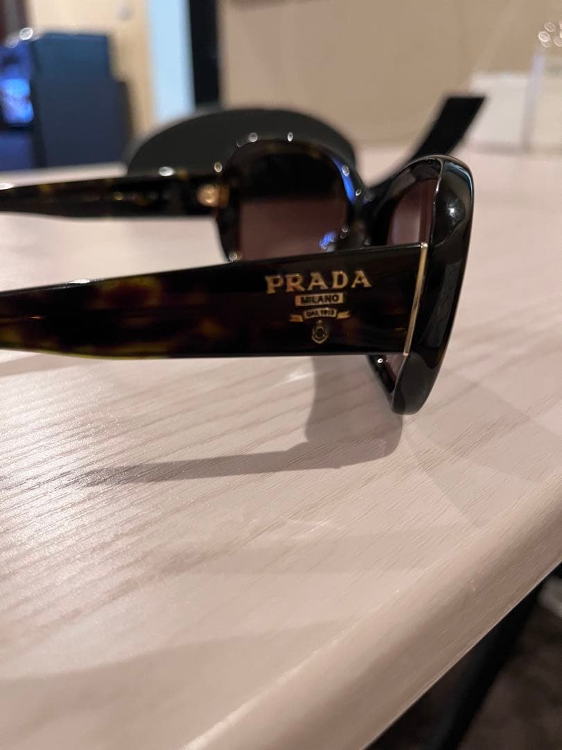 PRADA トータスフレーム サングラス