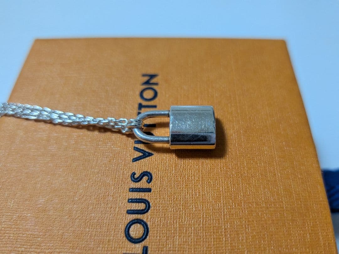LOUIS VUITTON パンダンティフ シルバー・ロックイット