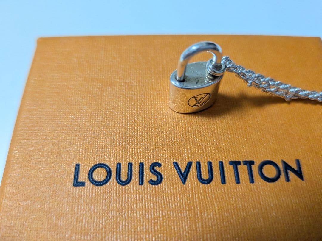 LOUIS VUITTON パンダンティフ シルバー・ロックイット