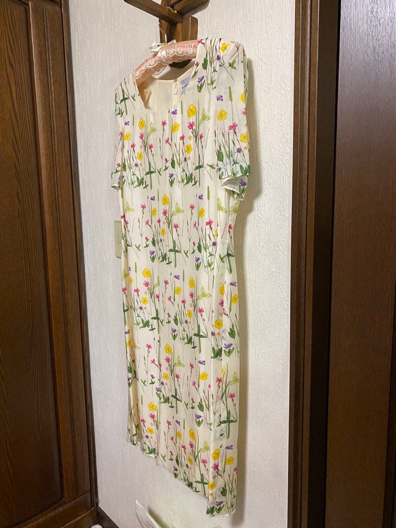 y*o様 アクリス　シルク100％ボタニカル柄ワンピース(実家保管品)
