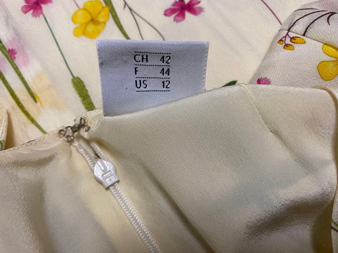 y*o様 アクリス　シルク100％ボタニカル柄ワンピース(実家保管品)
