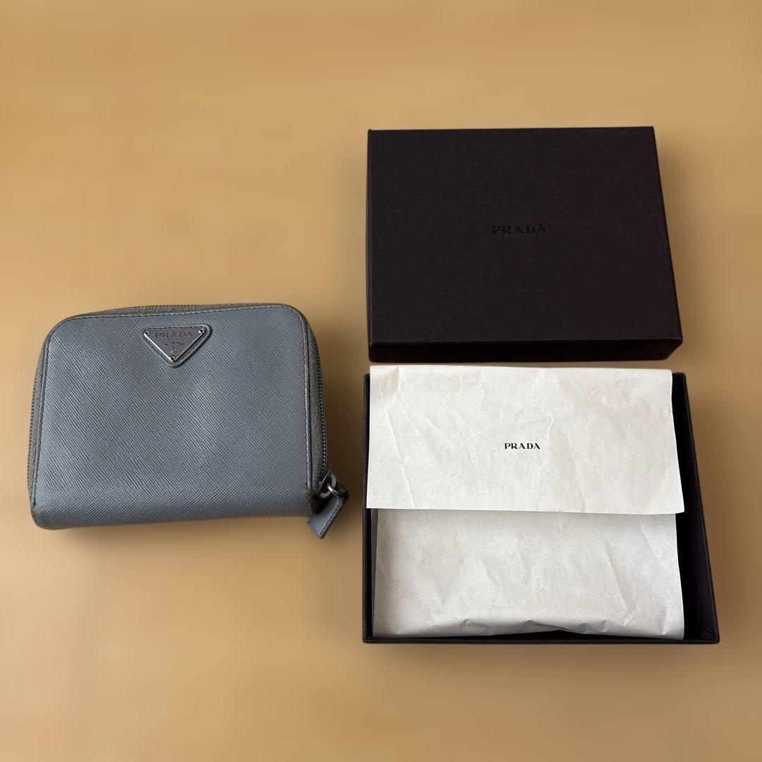 ⭐️プラダ　二つ折り財布