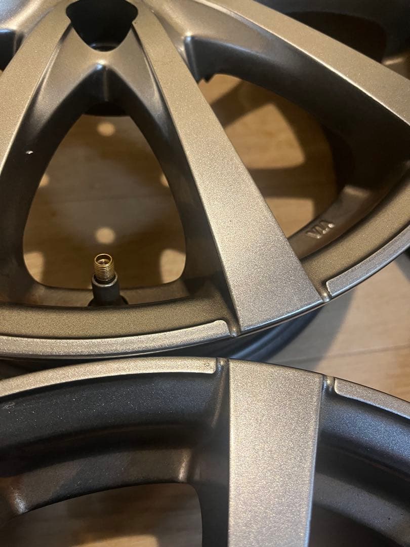 送料込！ホットスタッフ5.5J4H100の15インチ アルミホイールガンメタ4枚