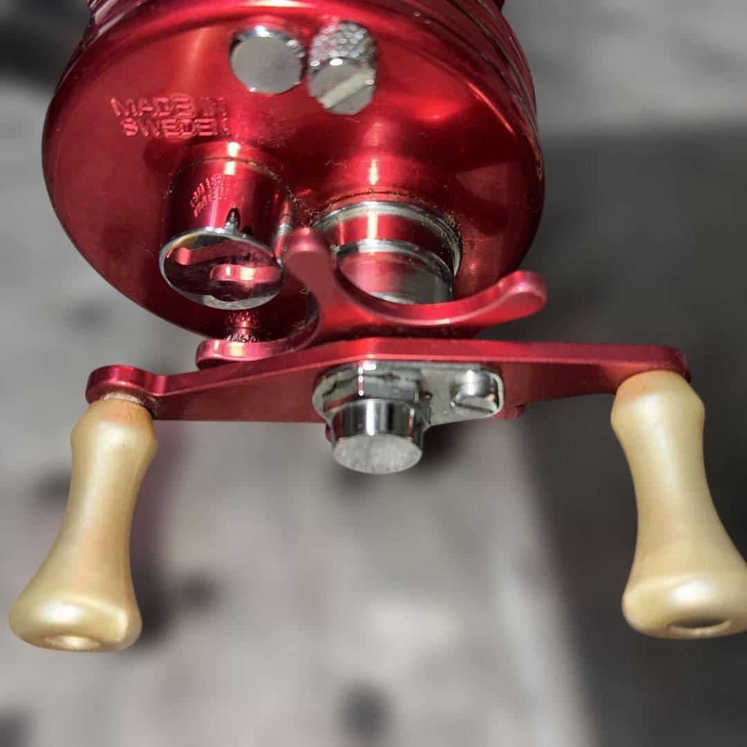 リール A bu Garcia2500c red