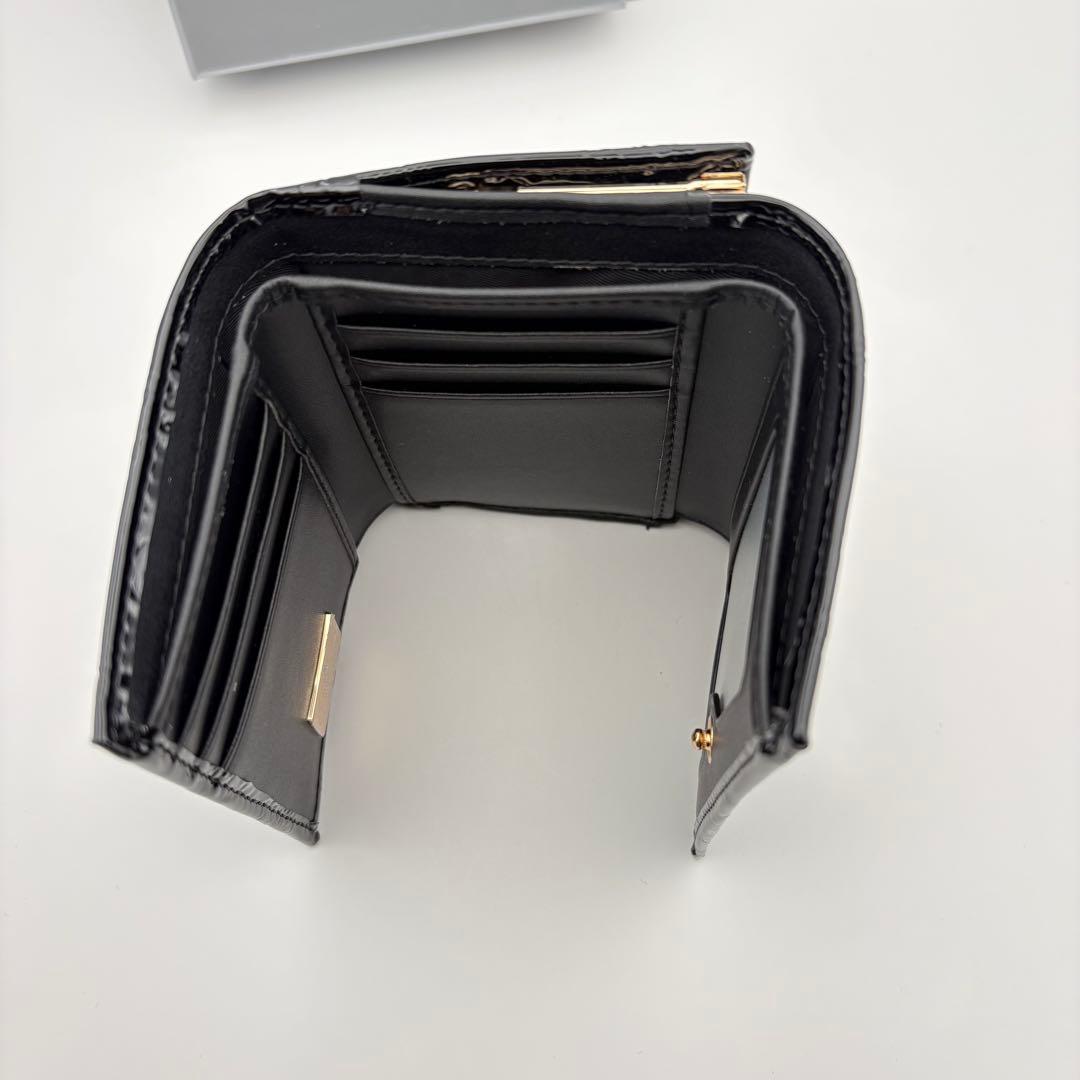 【新品未使用】Vivienne Westwood 三つ折り財布 黒 エナメル