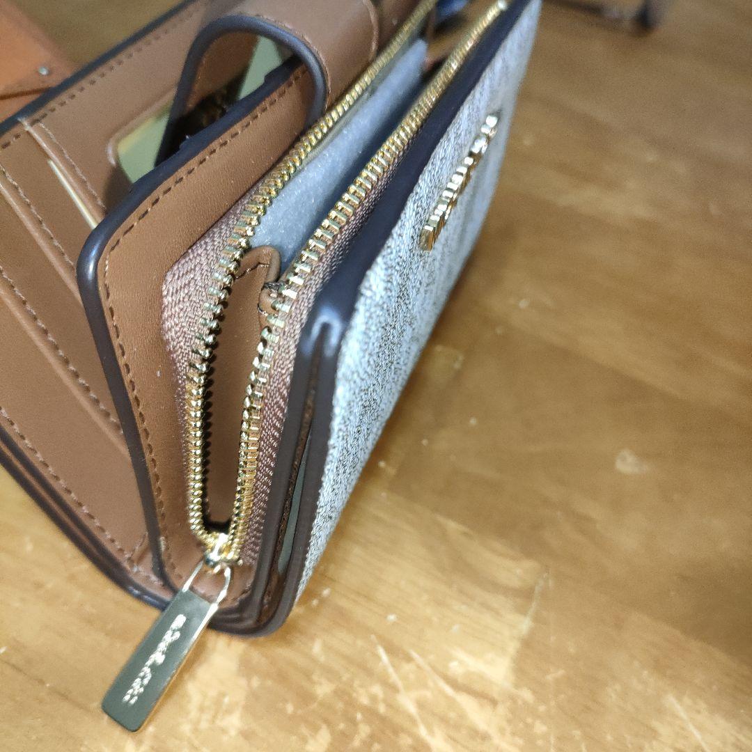 2026年1月福袋で購入 MICHAEL KORS 二つ折り財布 MKロゴ