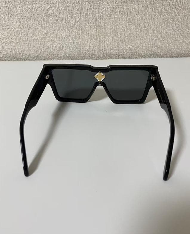 ルイ・ヴィトン サイクロン サングラス ブラック