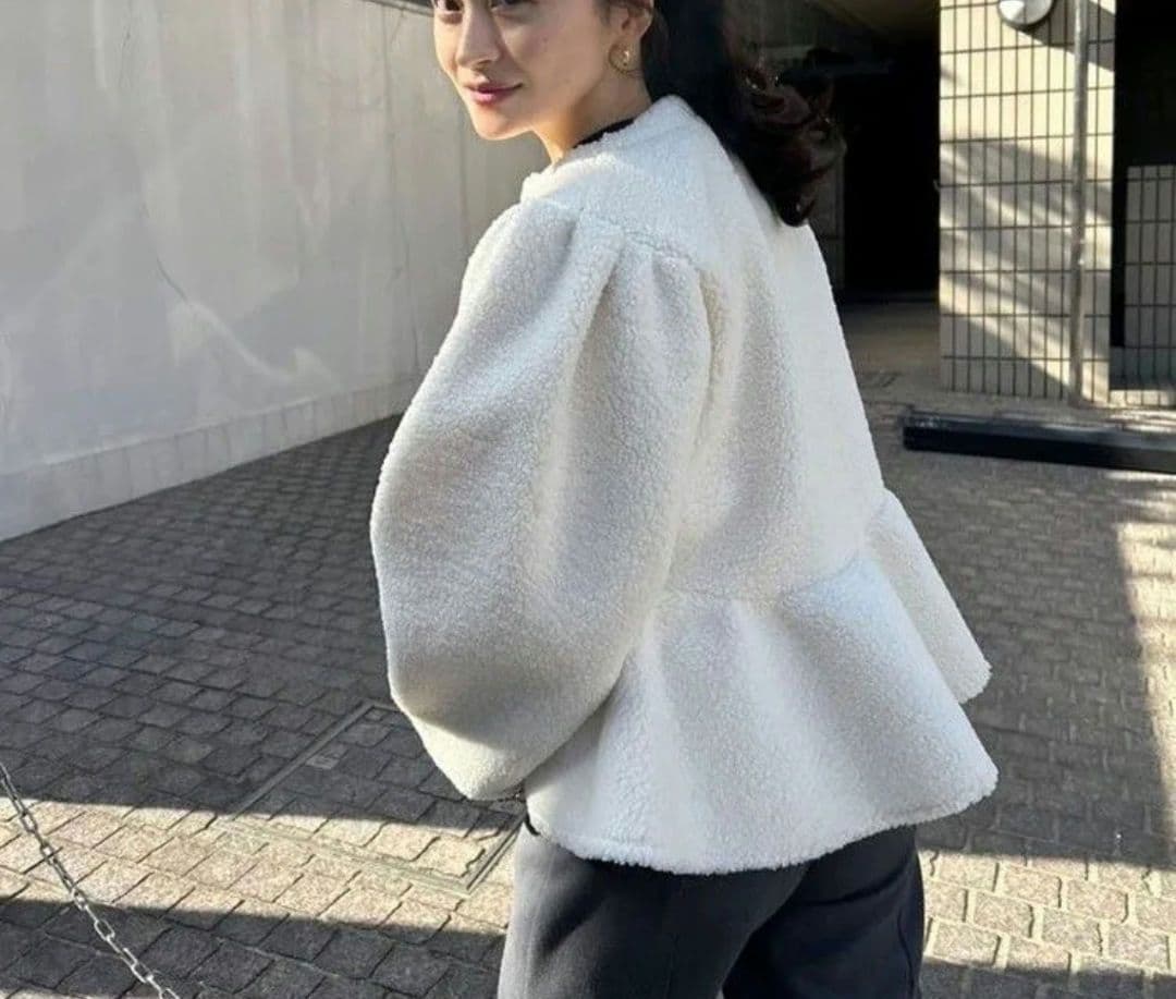トップス Bibiy ''B'' BOA PEPURAMU CARDIGAN
