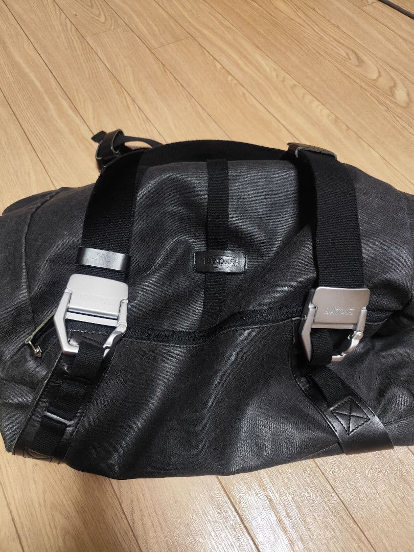 BROOKS、多機能バッグ