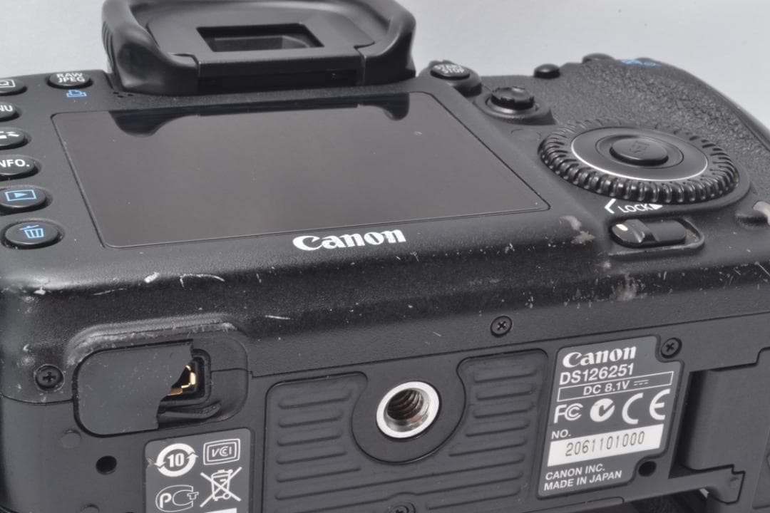 Canon EOS 7D✨ダブルレンズ✨超望遠レンズ付✨ハイアマチュアモデル✨