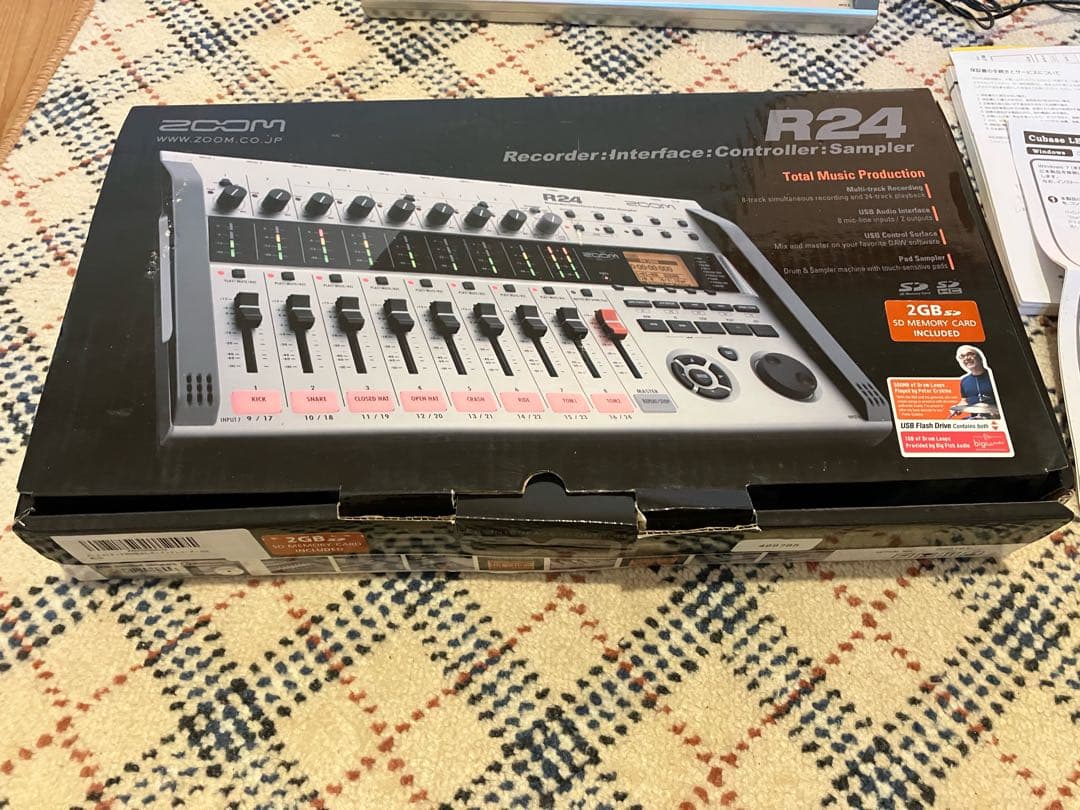  wood  zoom R24 (USBケーブル欠品)